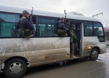 Syrian forces advance deeper into the US‑backed, Kurdish‑controlled northeast