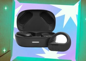 The JBL Endurance Peak 3 Earphones Are 40% Off Right Now