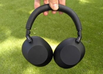 The Sony XM6s Are the Best Over-Ear Headphones I've Ever Tested, and They're $60 Off Right Now