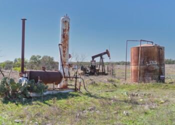 The last bearish overhang for crude — Venezuela — is now gone. Why one trader says oil will follow in gold’s footsteps.