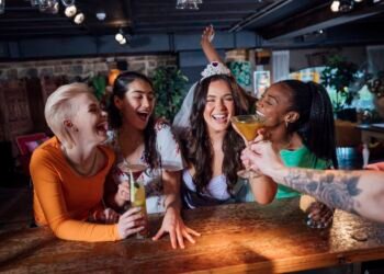 The maid of honor won’t put expenses on her credit card for the bachelorette party. As a bridesmaid, should I be offering?