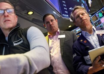 There's better way to beat S&P 500 than looking for homerun stocks