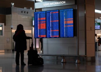 Thousands of flight cancellations could mean record cash refunds for stranded passengers under this new rule