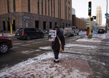 Thousands protest against Trump immigration policies