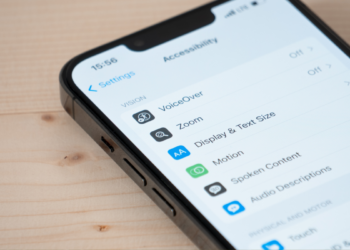 Turn on This Setting to Protect Your Privacy When Letting Someone Else Use Your iPhone