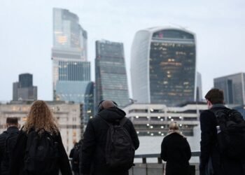 UK economy grew by better-than-expected 0.3% in November