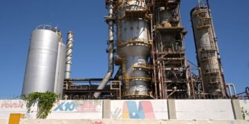 US eases some sanctions on Venezuelan oil industry