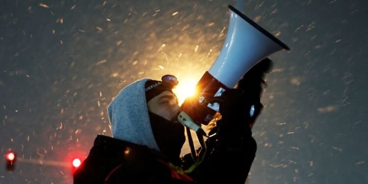 U.S. judge orders curbs on immigration agents’ conduct toward Minnesota protesters