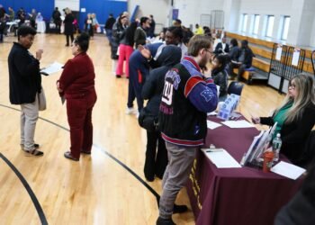 U.S. on verge of unemployment surge that forces Fed to slash rates, Wall Street veteran says