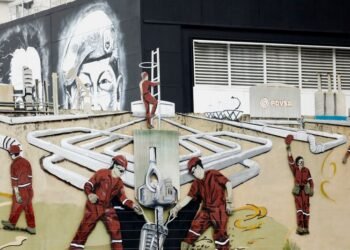 US pushes oil majors to invest big in Venezuela if they want to recover debts