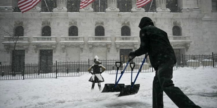 U.S. stock futures fall, gold hits record ahead of Fed meeting, Big Tech earnings