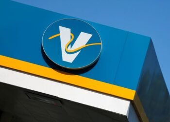 Valero Energy says it will buy Venezuelan crude from three sellers
