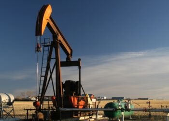 VanEck CEO delivers energy plays