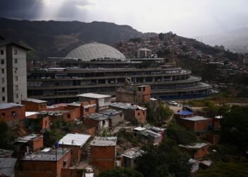 Venezuela plans amnesty law for prisoners, vows to convert major prison center