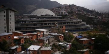 Venezuela plans amnesty law for prisoners, vows to convert major prison center