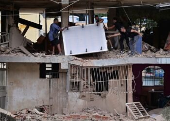 Venezuelan houses destroyed in US attack; no official figures on deaths