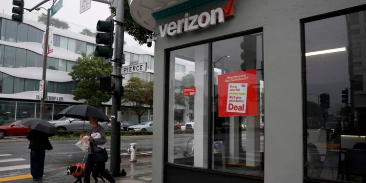 Verizon’s outage may have annoyed users, but it didn’t bother investors
