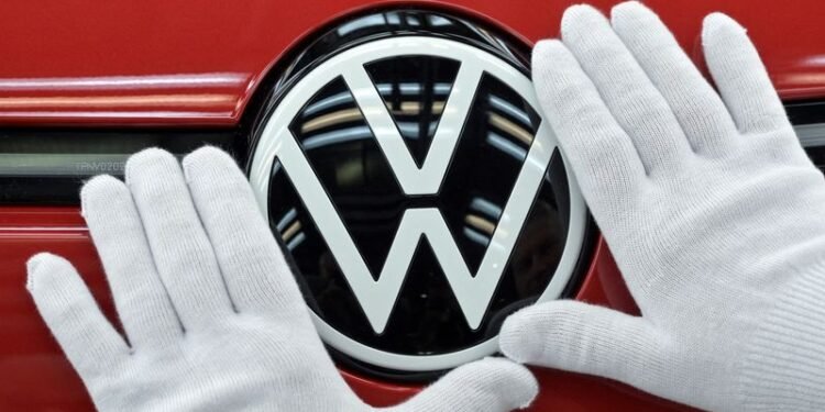 Volkswagen to recall over 356,600 US vehicles over rearview camera glitch