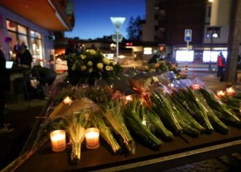 World reacts to fatal fire at Swiss ski resort bar