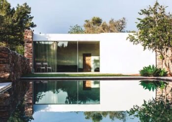 15 Design-Forward Rentals to Book For the Summer