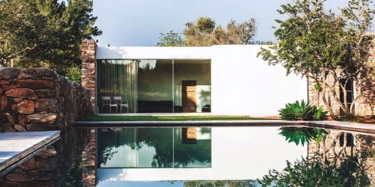 15 Design-Forward Rentals to Book For the Summer