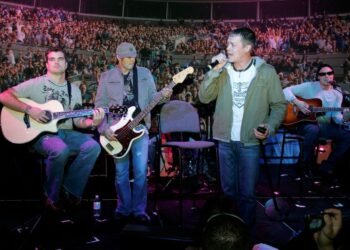 3 Doors Down singer Brad Arnold dies at 47 following cancer diagnosis