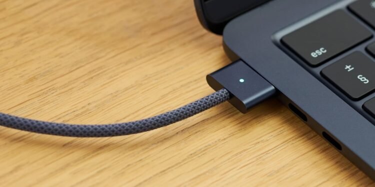 Apple's Next macOS Update Could Extend the Lifespan of Your MacBook's Battery