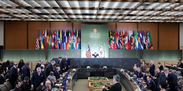 Argentina trade deals with US do not box out China, minister says