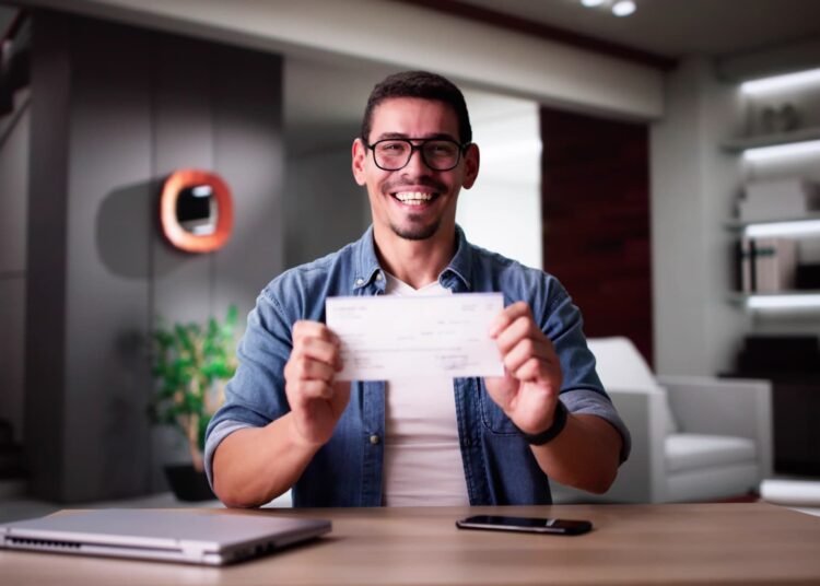 Average IRS tax refund is up 10.2%, based on early filing data