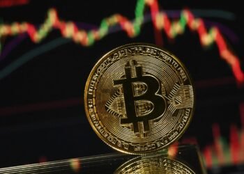 Bitcoin breaks below $73,000 to lowest since November 2024 as heavy selling resumes