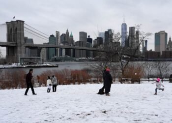 Blizzard warnings issued for New York area as storm heads to East Coast