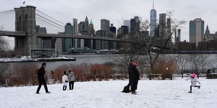 Blizzard warnings issued for New York area as storm heads to East Coast