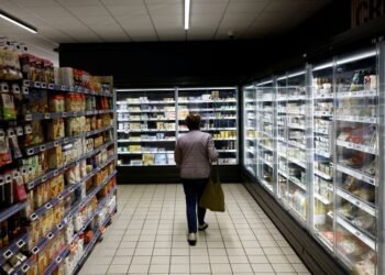 French inflation slows to 0.4% in January