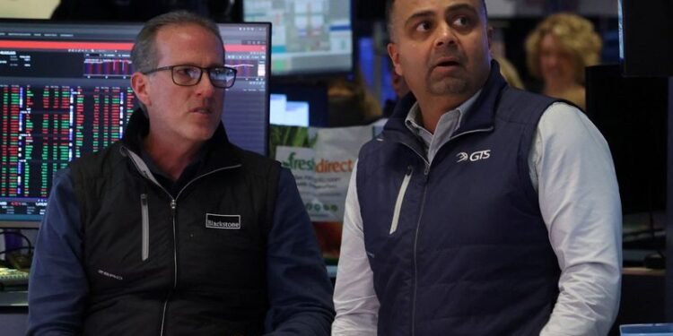 Hedge funds creep back into tech stocks after weeks of selling