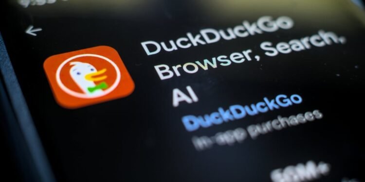 How DuckDuckGo's New Encrypted Voice AI Chat Compares With ChatGPT and Gemini