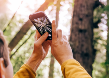 Messenger Apps Are Compressing Your Files, but There's a Workaround