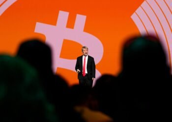 Michael Saylor downplays Strategy credit risk as bitcoin tumbles: 'We'll refinance the debt'