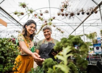 Need a side hustle to support your retirement dreams? Here’s how to find work right now.