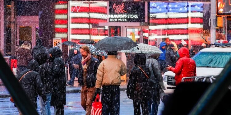 New York, other states under state of emergency as snow falls amid blizzard warning