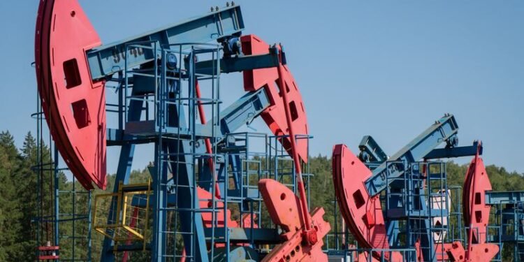 Oil prices hover near seven-month highs on US-Iran tensions