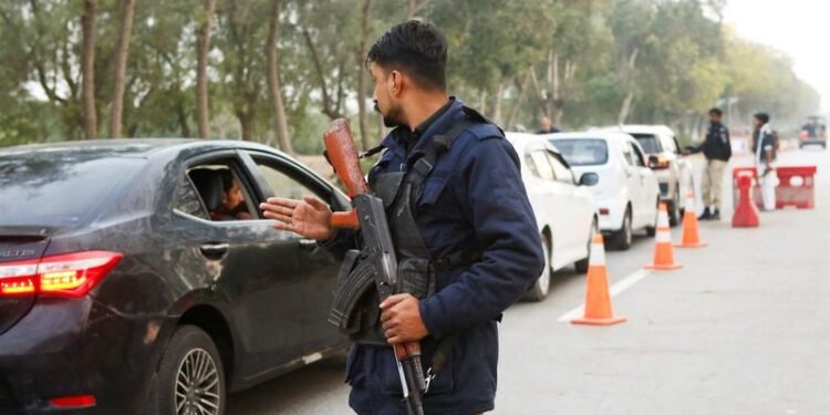 Pakistan, Afghan Taliban forces clash as diplomatic efforts intensify