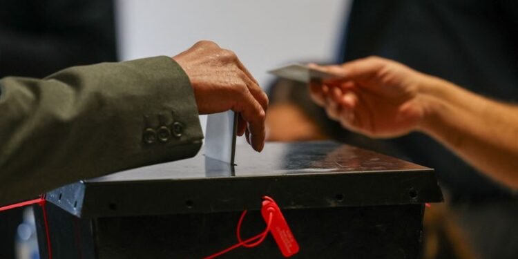 Portugal votes in presidential runoff with Socialist poised for victory