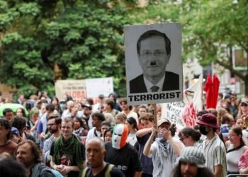 Protests dog Israeli president’s last day in Australia