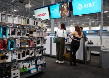 Retail sales fizzled at the end of the holiday season. Tariffs altered Americans’ buying habits