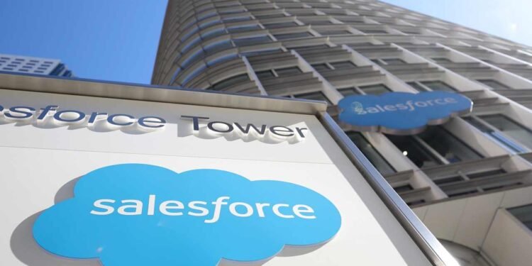 Salesforce’s stock falls as mixed earnings forecast fails to dispel AI gloom