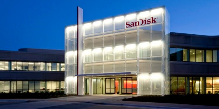 Sandisk’s stock falls as Western Digital plans to sell shares. What investors need to know.