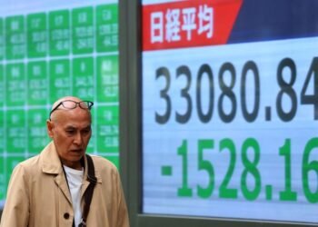 Stocks dip and oil climbs as Trump turns up the heat on Iran