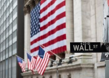 Stocks fall as S&P 500 dragged down by tech. Is the selling over?