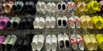 Stocks making the biggest moves midday: CROX, CSCO, LULU, APP