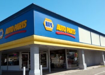 This auto-parts maker is jumping on the breakup bandwagon. Here’s why the stock is tanking.